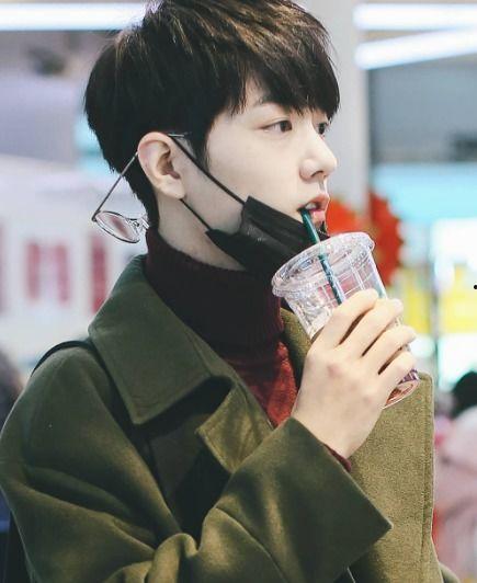 肖战娱乐圈吃瓜,揭秘明星背后的吃瓜故事